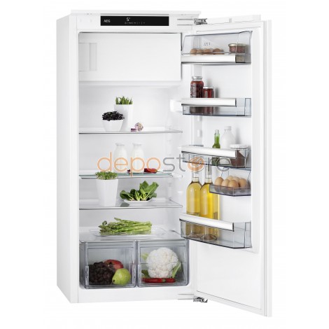 AEG SFE81221AC egy ajtós beépíthető hűtőszekrény, belső fagyasztóval