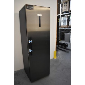 AEG RKB738E5MB Egyajtós hűtő 185 cm 390 liter - szépséghibás